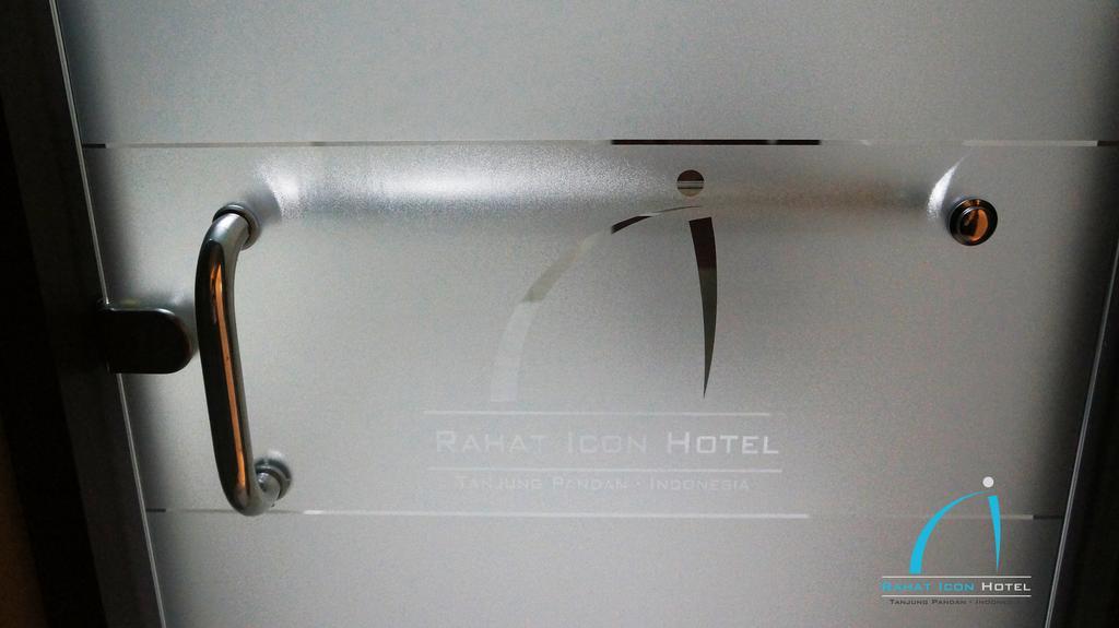 Rahat Icon Hotel Tanjung Pandan Quarto foto